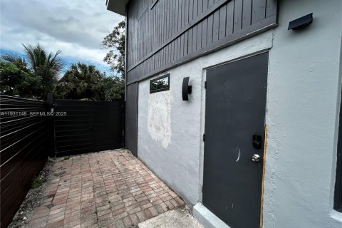 Снять в аренду квартиру в Форт-Лодердейл, Флорида 1 спальня, 169.45м2, № 2035011 - фото 22