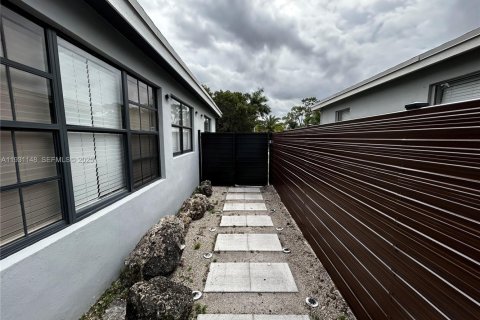 Снять в аренду квартиру в Форт-Лодердейл, Флорида 1 спальня, 169.45м2, № 2035011 - фото 23