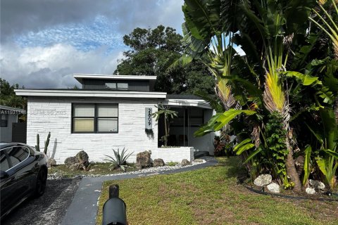 Снять в аренду квартиру в Форт-Лодердейл, Флорида 1 спальня, 169.45м2, № 2035011 - фото 2