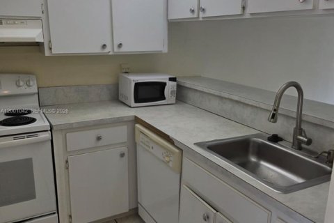 Touwnhouse à vendre à Sunrise, Floride: 2 chambres, 88.63 m2 № 2065298 - photo 4