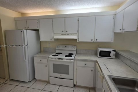 Touwnhouse à vendre à Sunrise, Floride: 2 chambres, 88.63 m2 № 2065298 - photo 5