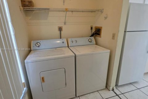 Touwnhouse à vendre à Sunrise, Floride: 2 chambres, 88.63 m2 № 2065298 - photo 8