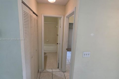 Touwnhouse à vendre à Sunrise, Floride: 2 chambres, 88.63 m2 № 2065298 - photo 11