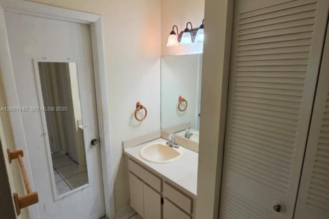 Touwnhouse à vendre à Sunrise, Floride: 2 chambres, 88.63 m2 № 2065298 - photo 16