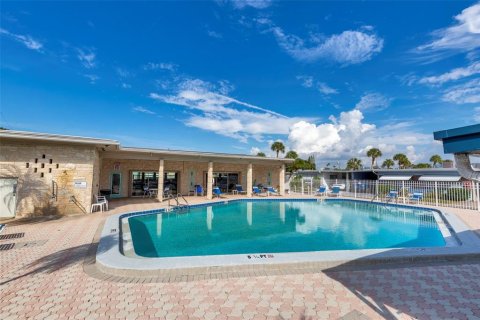 House in Largo, Florida 1 bedroom, 50.54 sq.m. № 1557097 - photo 26