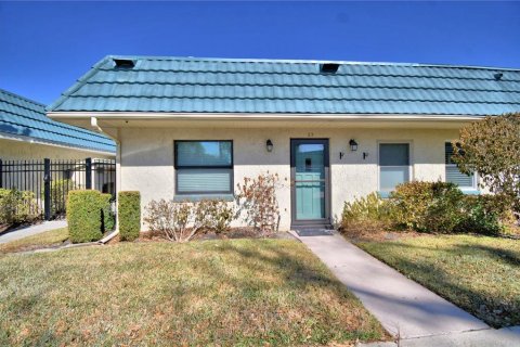 House in Winter Haven, Florida 2 bedrooms, 93.65 sq.m. № 2093135
