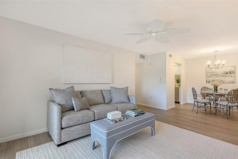 Copropriété à vendre à Sarasota, Floride: 2 chambres, 81.38 m2 № 2118307 - photo 7