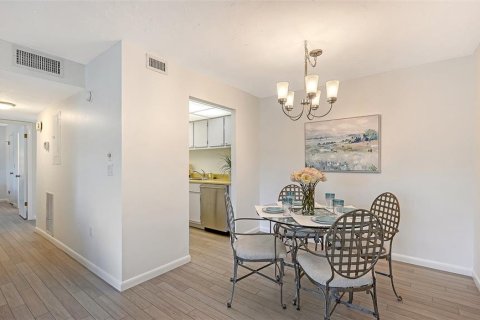 Copropriété à vendre à Sarasota, Floride: 2 chambres, 81.38 m2 № 2118307 - photo 9