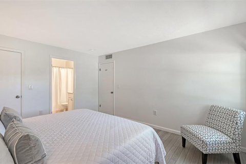 Copropriété à vendre à Sarasota, Floride: 2 chambres, 81.38 m2 № 2118307 - photo 16