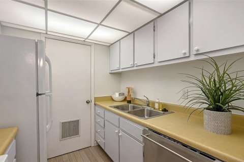 Copropriété à vendre à Sarasota, Floride: 2 chambres, 81.38 m2 № 2118307 - photo 13