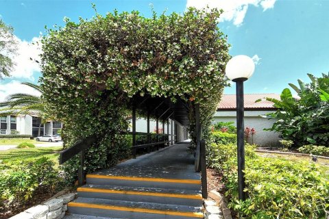Copropriété à vendre à Sarasota, Floride: 2 chambres, 81.38 m2 № 2118307 - photo 25