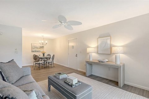 Copropriété à vendre à Sarasota, Floride: 2 chambres, 81.38 m2 № 2118307 - photo 8