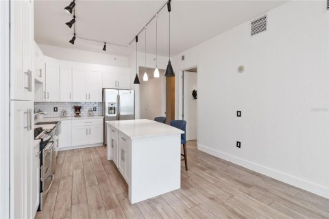 Condo in Orlando, Florida, 2 bedrooms  № 1244001 - photo 14