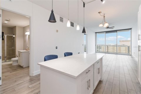 Condo in Orlando, Florida, 2 bedrooms  № 1244001 - photo 9