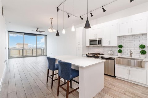 Condo in Orlando, Florida, 2 bedrooms  № 1244001 - photo 10