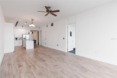 Condo in Orlando, Florida, 2 bedrooms  № 1244001 - photo 17
