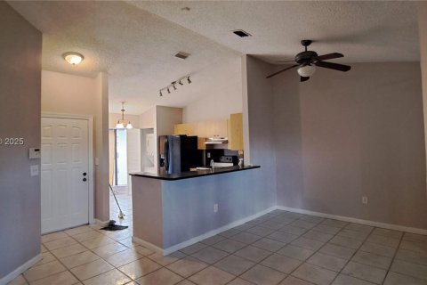 Townhouse in Homestead, Florida 3 bedrooms, 104.52 sq.m. № 2012835 - photo 6