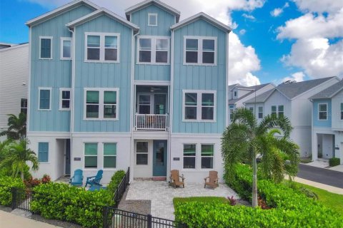 Townhouse in Sarasota, Florida 3 bedrooms, 191.56 sq.m. № 1837122 - photo 1