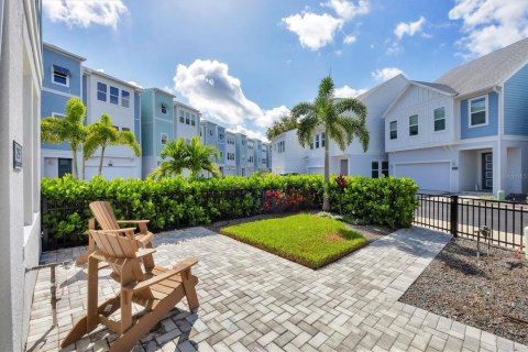 Townhouse in Sarasota, Florida 3 bedrooms, 191.56 sq.m. № 1837122 - photo 4