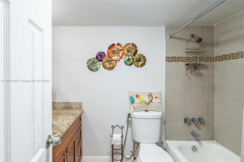 Condominio en venta en Aventura, Florida, 3 dormitorios, 184.69 m2 № 1889423 - foto 18