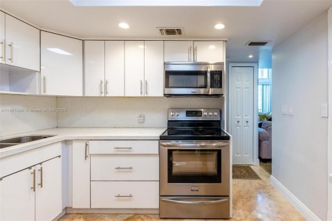 Condominio en venta en Aventura, Florida, 3 dormitorios, 184.69 m2 № 1889423 - foto 10