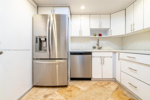 Condominio en venta en Aventura, Florida, 3 dormitorios, 184.69 m2 № 1889423 - foto 9