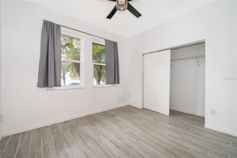 House in Orlando, Florida 3 bedrooms, 213.4 sq.m. № 2227479 - photo 29