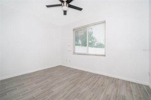 House in Orlando, Florida 3 bedrooms, 213.4 sq.m. № 2227479 - photo 30