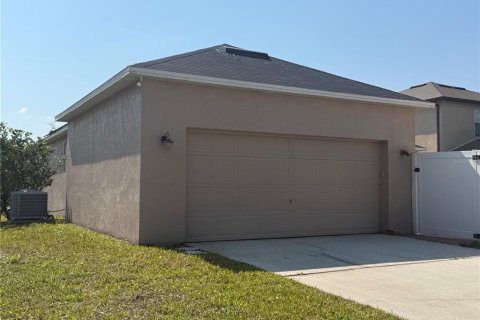House in Orlando, Florida 3 bedrooms, 213.4 sq.m. № 2227479 - photo 11