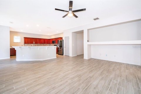 House in Orlando, Florida 3 bedrooms, 213.4 sq.m. № 2227479 - photo 24