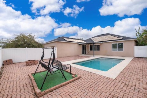 House in Orlando, Florida 3 bedrooms, 213.4 sq.m. № 2227479