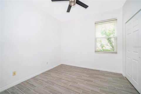 House in Orlando, Florida 3 bedrooms, 213.4 sq.m. № 2227479 - photo 17