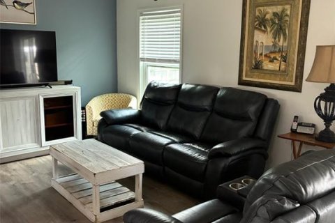 Villa ou maison à vendre à Palm Bay, Floride: 3 chambres, 112.6 m2 № 2120870 - photo 3