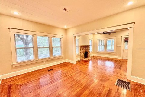 House in Mount Dora, Florida 2 bedrooms, 112.23 sq.m. № 1900240 - photo 10