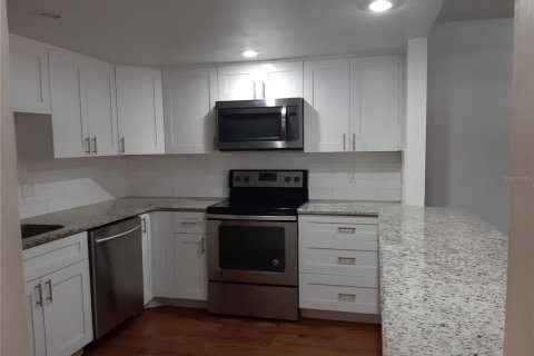 Снять в аренду таунхаус в Мейтленд, Флорида 3 комнаты, 145.39м2, № 1797803 - фото 7