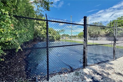 Terrain à vendre à Miami, Floride № 1941212 - photo 4