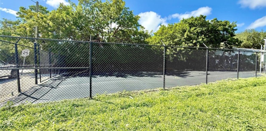 Terrain à Miami, Floride № 1941212