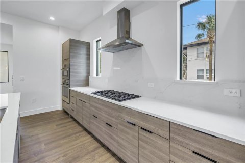Townhouse in Tampa, Florida 4 bedrooms, 214.42 sq.m. № 1766100 - photo 15