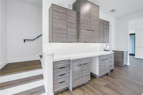 Townhouse in Tampa, Florida 4 bedrooms, 214.42 sq.m. № 1766100 - photo 12