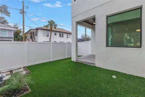 Townhouse in Tampa, Florida 4 bedrooms, 214.42 sq.m. № 1766100 - photo 27