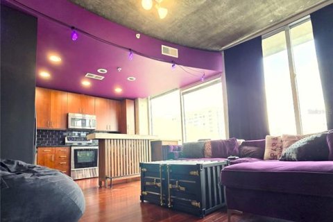 Condominio en venta en Orlando, Florida, 1 dormitorio, 79.34 m2 № 2223058 - foto 2