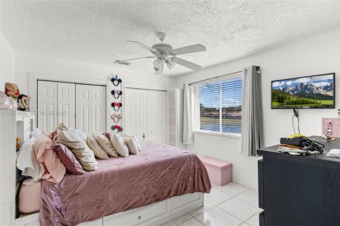 Villa ou maison à vendre à Miami, Floride: 3 chambres, 169.92 m2 № 1976667 - photo 21