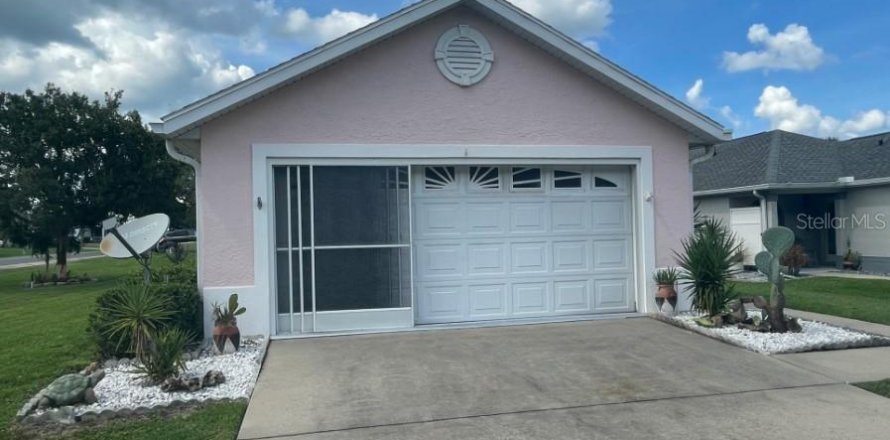 House in Ocala, Florida 2 bedrooms, 100.8 sq.m. № 2213602