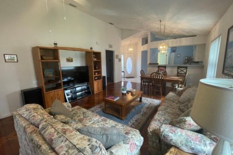 House in Ocala, Florida 2 bedrooms, 100.8 sq.m. № 2213602 - photo 4