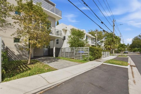 Townhouse in Miami, Florida 3 bedrooms, 117.06 sq.m. № 2047160 - photo 29