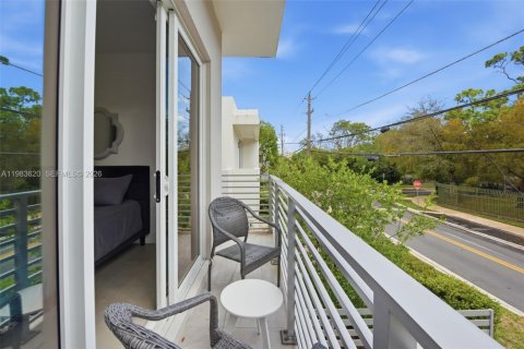 Townhouse in Miami, Florida 3 bedrooms, 117.06 sq.m. № 2047160 - photo 21