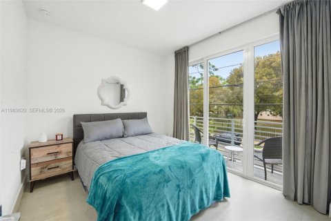 Townhouse in Miami, Florida 3 bedrooms, 117.06 sq.m. № 2047160 - photo 20