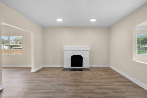 House in Saint Petersburg, Florida 4 bedrooms, 170.94 sq.m. № 1914170 - photo 11