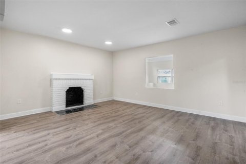 House in Saint Petersburg, Florida 4 bedrooms, 170.94 sq.m. № 1914170 - photo 12