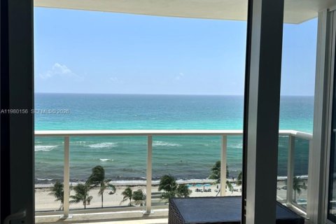 Copropriété à louer à Sunny Isles Beach, Floride: 3 chambres, 199.74 m2 № 2046463 - photo 7